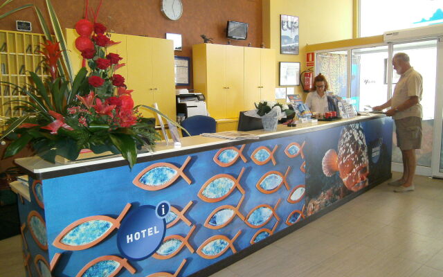 Hotel & Diving les Illes