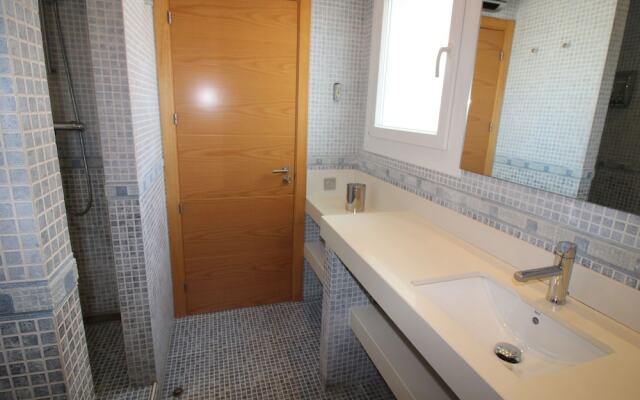 Spacious Apartment in Empuriabrava with Terrace