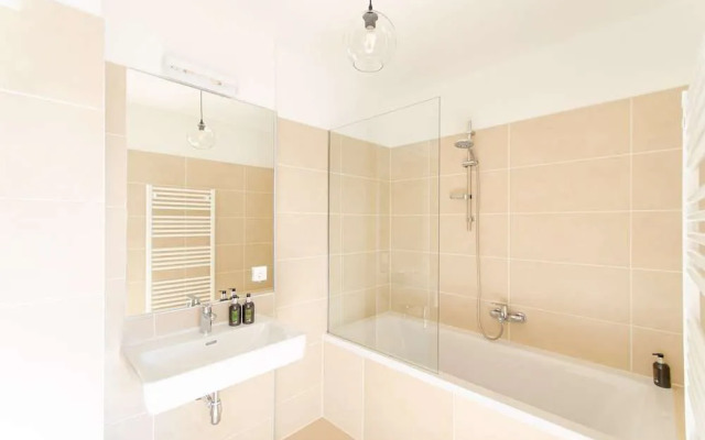 Grand Quarters City Residence