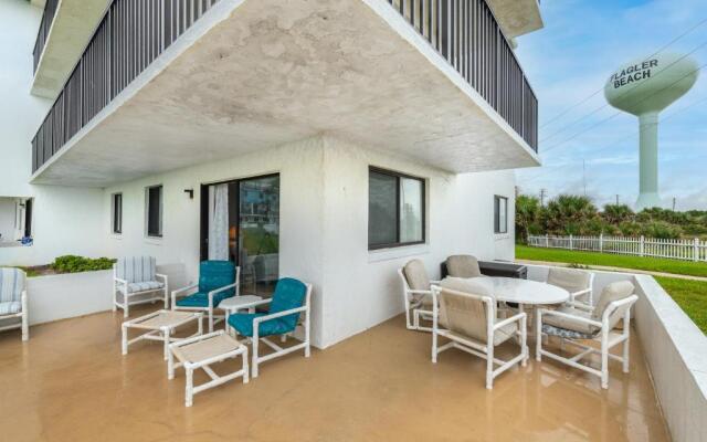 Lovely 2 Bedroom Beachfront Condo