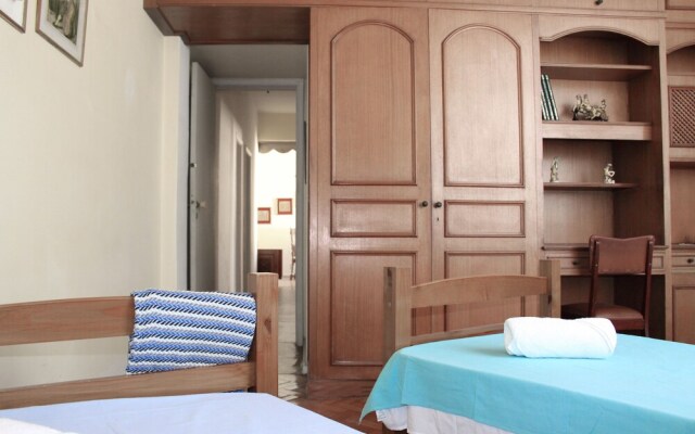 CaviRio - 3 Quartos Vista Praia (SF701)