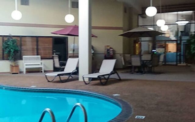 Crookston Inn and Convention Center