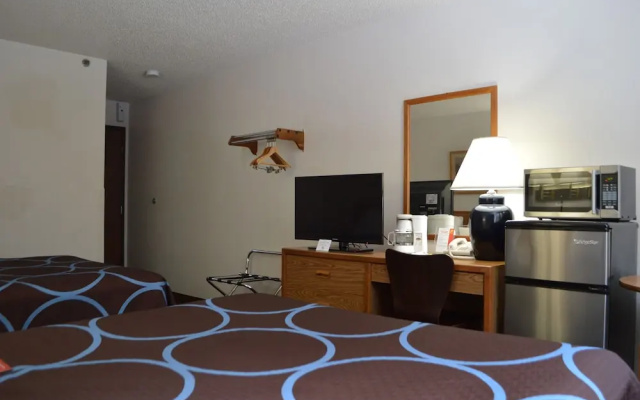 Super 8 Park Rapids