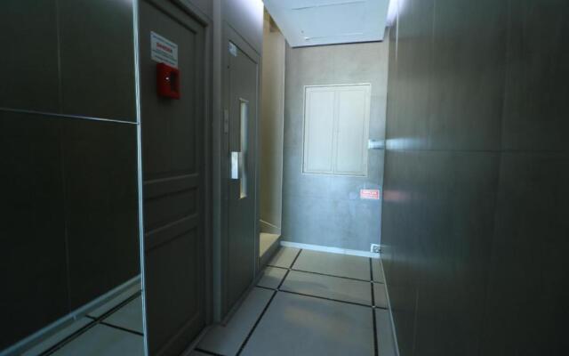 LUMINEUX 3 PIECES RENOVE FACE AU PORT l! A2B218