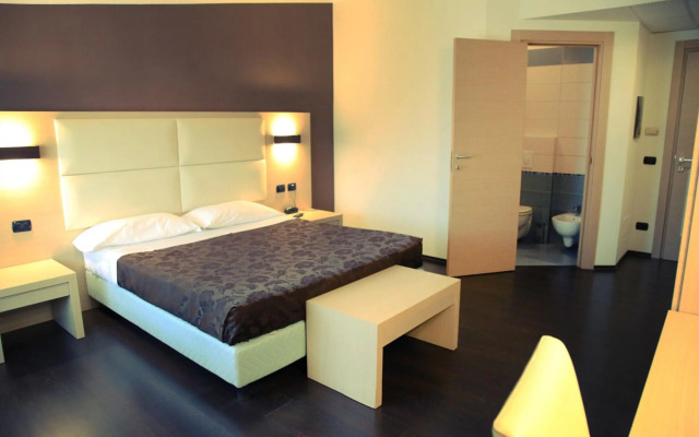 Hotel Sogni D'Oro Airport