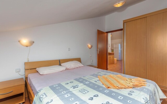 Beautiful Home in Punat With Wifi and 2 Bedrooms