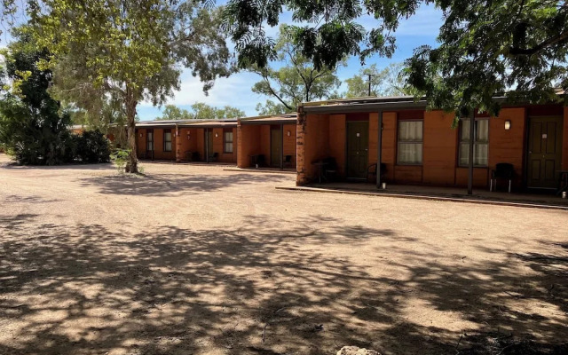 Territory Manor Motel & Caravan Park