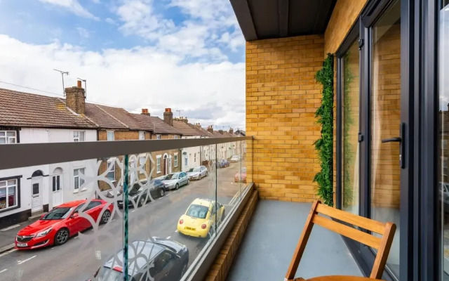 Gillingham Apartment