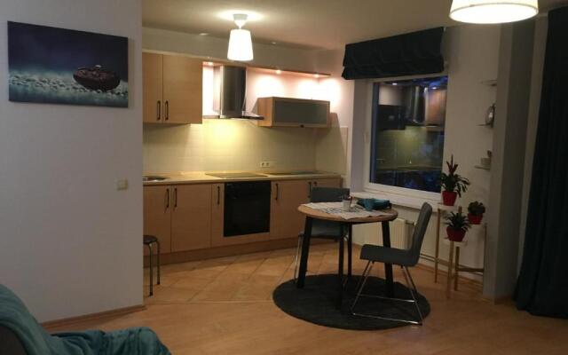 Cosy studio apartment with swimming pool & jacuzzi access