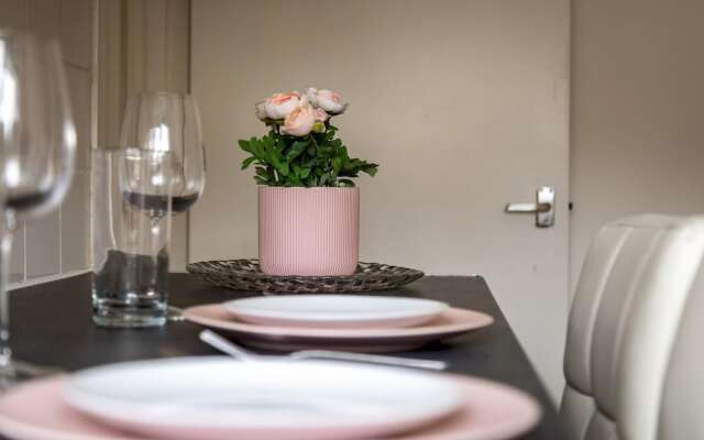 Beautiful 1 Bedroom Apartment With a Garden in Fulham
