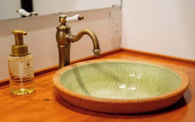 Resi Stay Palace Gate