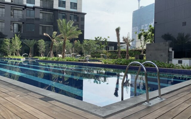 Exclusive 1Br Apartment With Study Room At Southgate Residence
