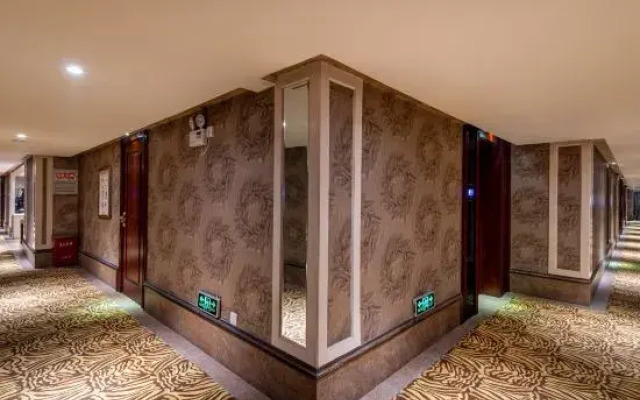 Xiyuan Jinrun Hotel (Duyun Wanda Plaza Nationality Normal University)