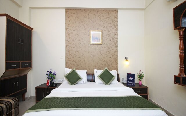 OYO 9388 Yash Hotel