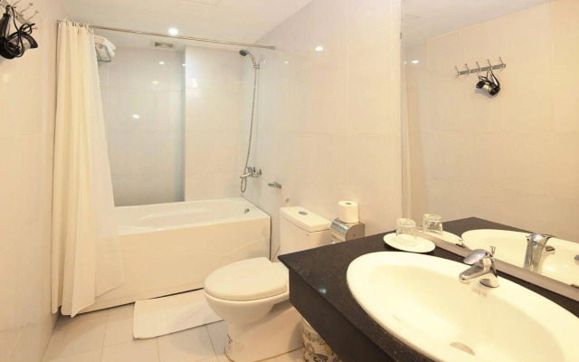 Hanoi Holiday Diamond Hotel
