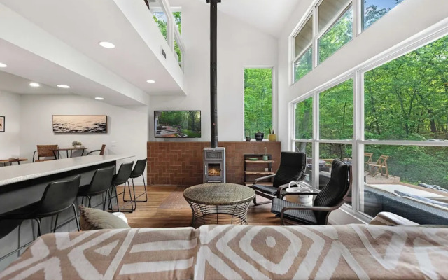 Treehouse LOZ Seclusion for 6!