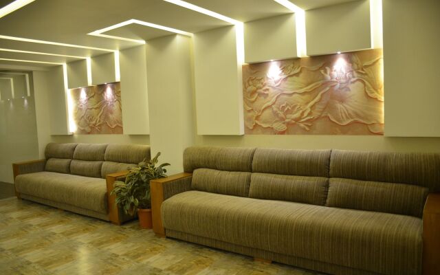 Hotel Mansha Regency
