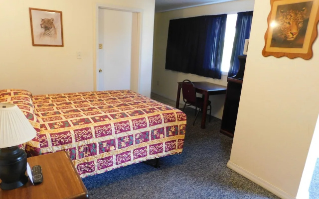 Little Shamrock Motel A1