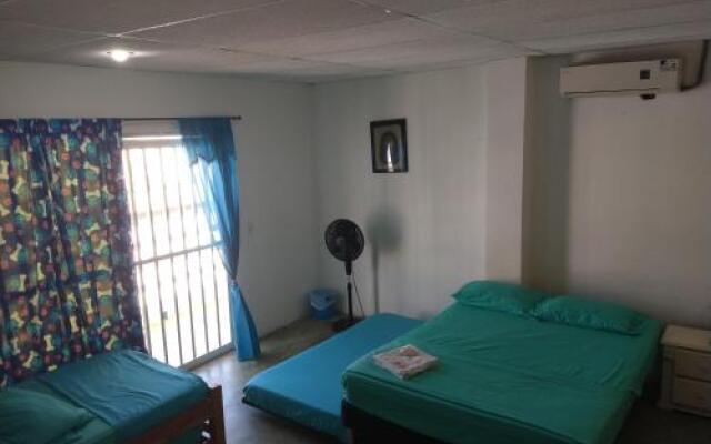 Alcobas a 4 calles de la Playa