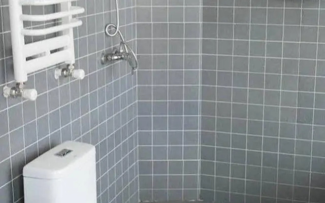 City 118 Chain Hotel