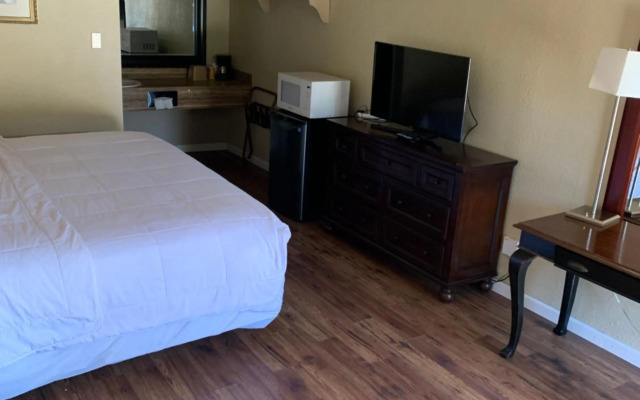 Smokey Point Motor Inn