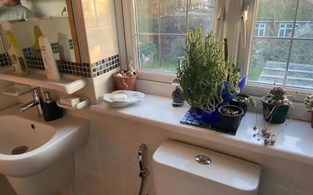 2-bed Apartment in High Wycombe Private Garden
