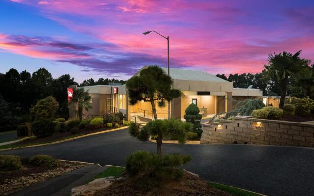 Red Roof Inn Atlanta Airport NE - Conley