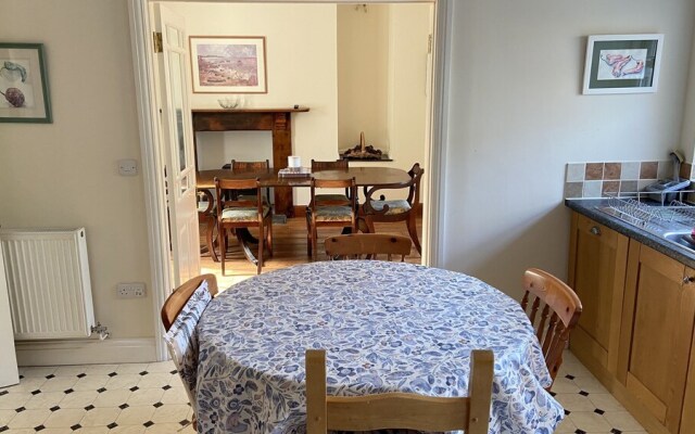 Ty Fynnon Holiday Cottage