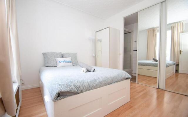 Top location near ParisSuperb cosy 2p apartment