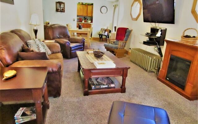 The Bear Den