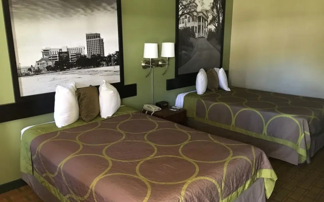Biloxi Beach Hotel