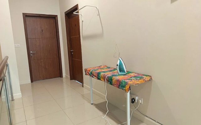 myRoom at 11 J Adams