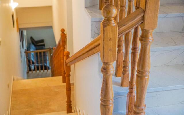 3 Bedroom Beach House with private sea access