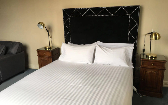 The Macquarie Hotel