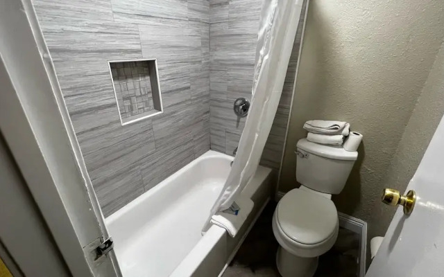 New American Inn and Suites