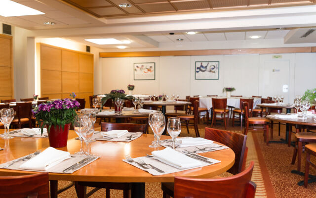 Brit Hotel Rennes Cesson - Le Floréal