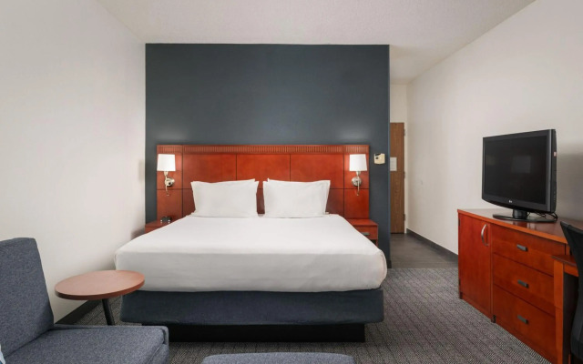 Courtyard Melbourne West