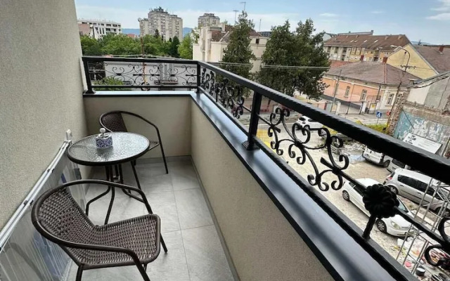 I&I 3 Bedrooms Apartment I