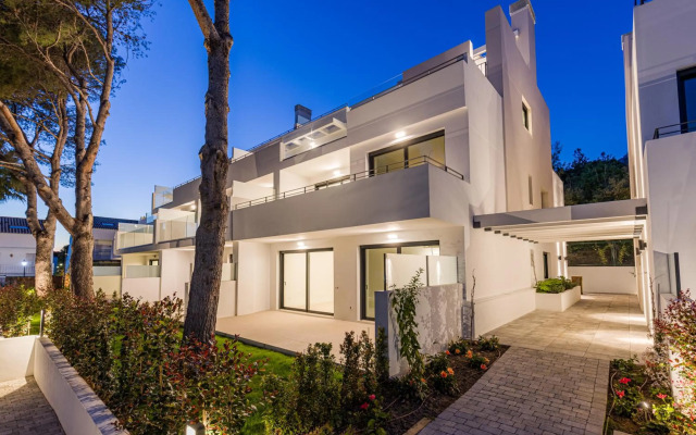 Ground Floor With Garden In The Golden Mile