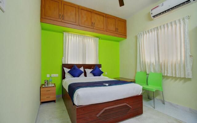 OYO 15427 Hotel Apple Grand