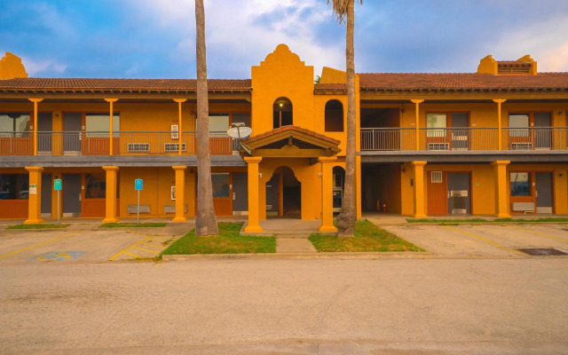 OYO Hotel Kingsville Hwy 77