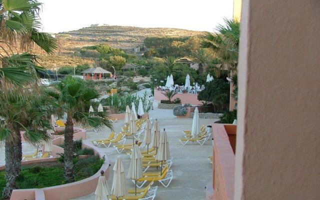 Comino Hotel and Bungalows