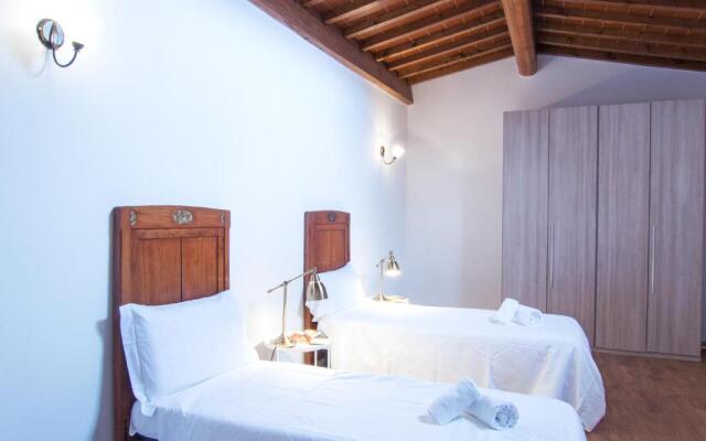 Lovely Apt 3min Walk to Ponte Vecchio