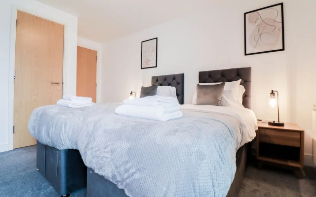 Stunning Riverside Apartment