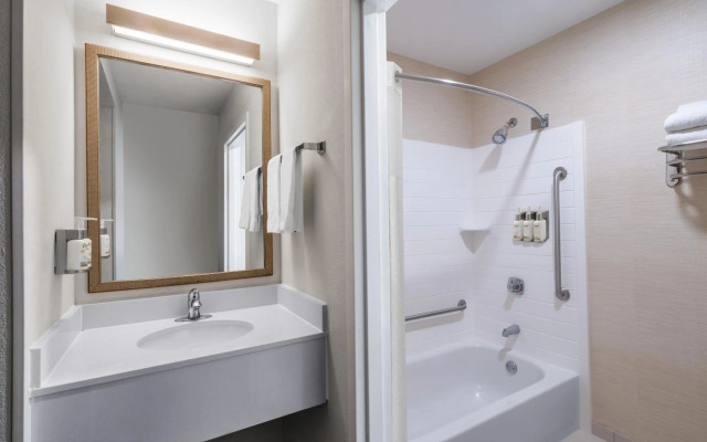 Garner Hotel Macon West by IHG