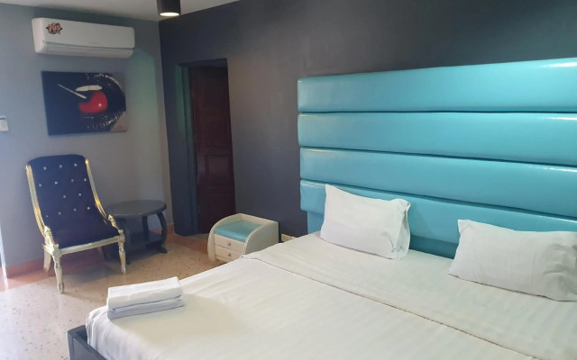 Momento Resort
