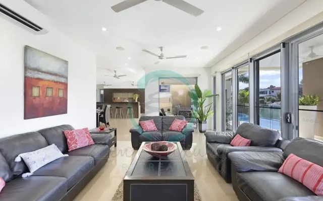 Luxury Marina Mansion Pool Gym BBQ Office