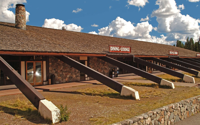 Canyon Lodge & Cabins - Inside the Park
