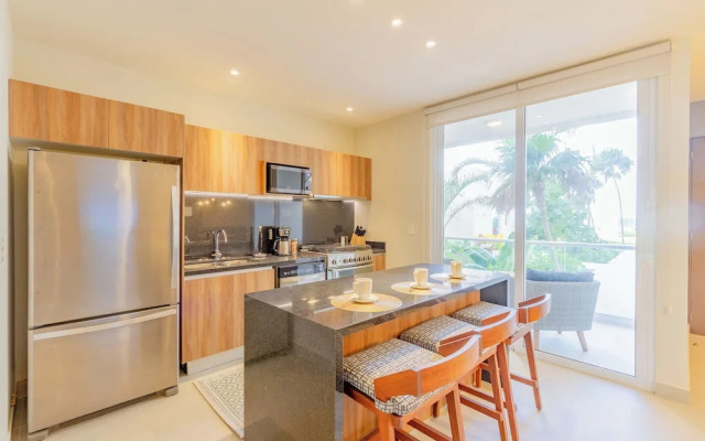 Chic Beachfront Condo Ocean View