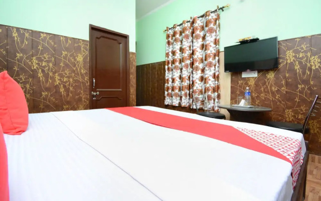 OYO 28097 Hotel Park View